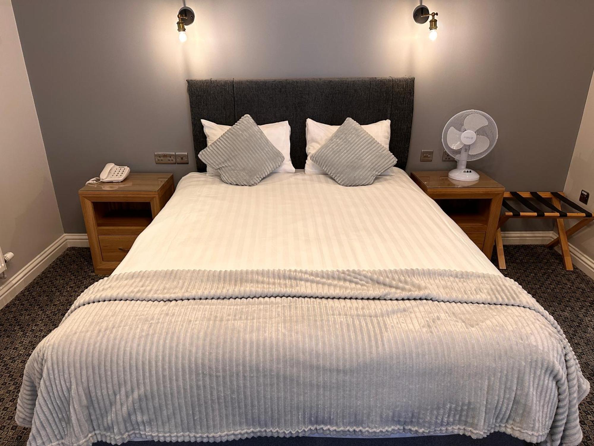 Spilman Hotel Carmarthen Dış mekan fotoğraf