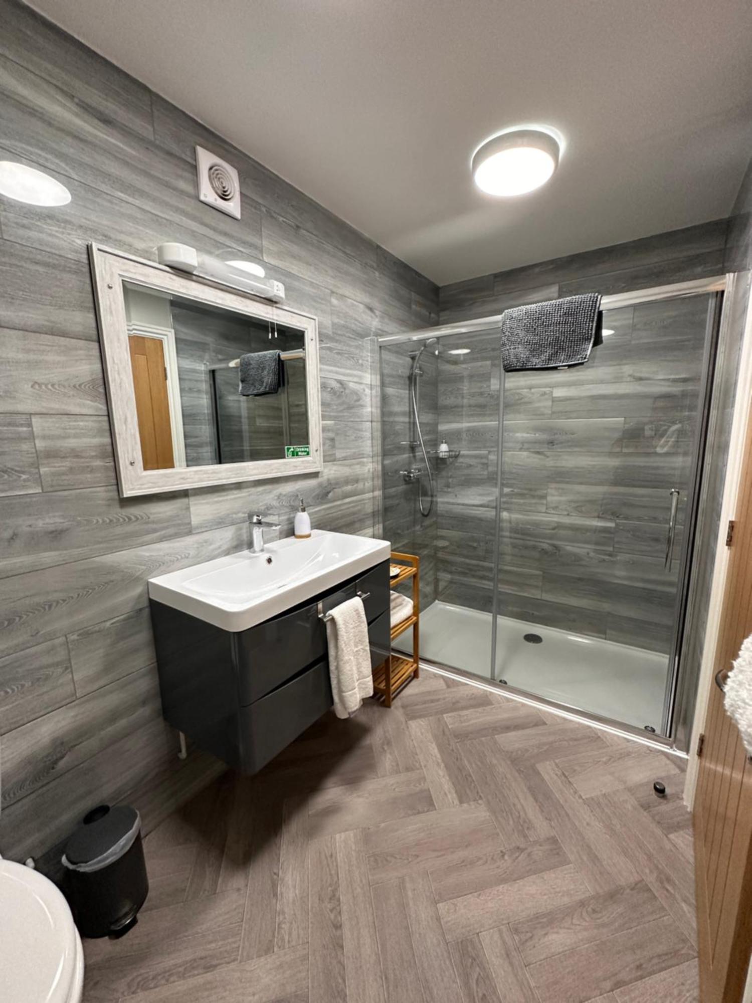Spilman Hotel Carmarthen Dış mekan fotoğraf